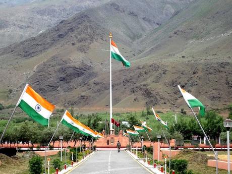 remembering real heroes who gave their present for our tomorrow : Kargil Divas : July 26 !!