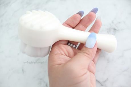 MAXCLINIC VITAMIN Purifying Vitamin Oil Foam + Cloud Embo Masssage Brush Review