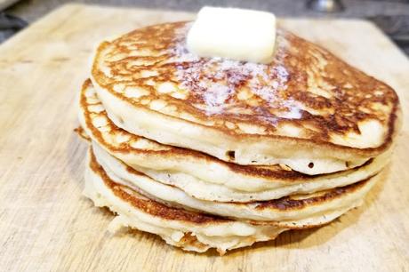 Best ever homemade pancakes recipe!! Make these amazing from-scratch pancakes for your family!!