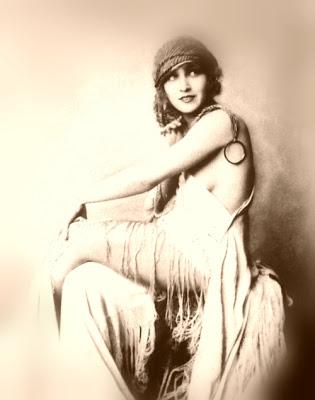 Ziegfeld Follies Star, Mary Eaton, featured in 1924 Maybelline ad