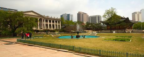 Seoul: Wander Around City Hall Station