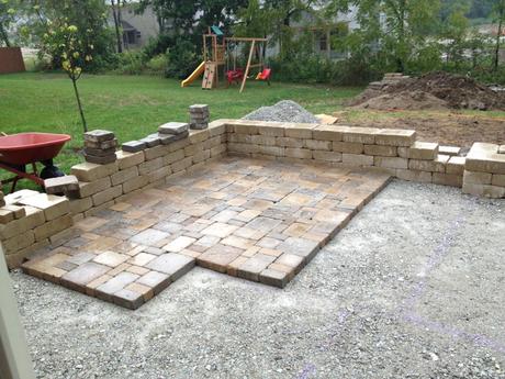 Using Backyard Pavers For Decoration