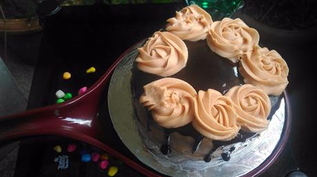 Salted Caramel Butter Cream Frosting and Chocolate Cake