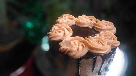 Salted Caramel Butter Cream Frosting and Chocolate Cake