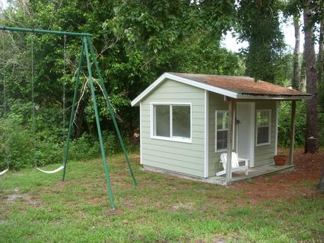 Backyard Playhouse Ideas