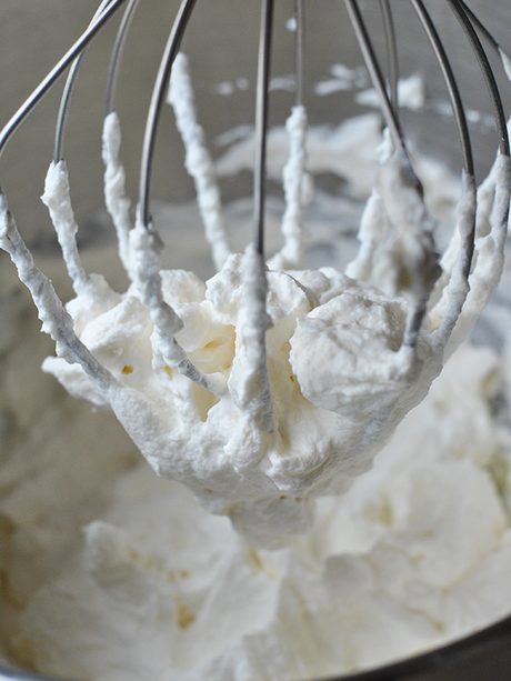 whipped marscapone frosting