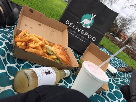 FOODIE// Deliveroo // Restaurant to Home Delivery Service