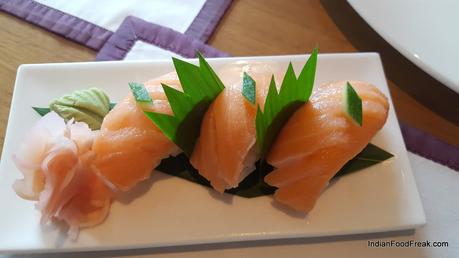 Salmon sashimi roll