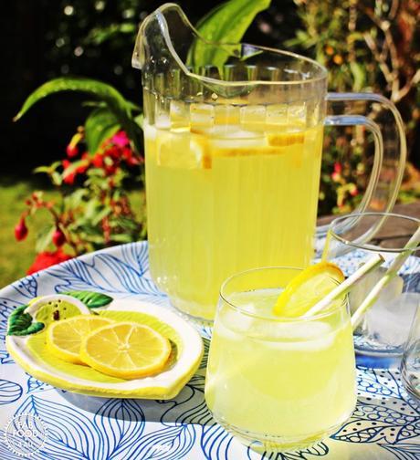 Old Fashioned Lemonade - Fab Food 4 All