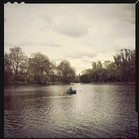 Summer in #London #SchoolHolidays - Boating in Regent's Park @theroyalparks