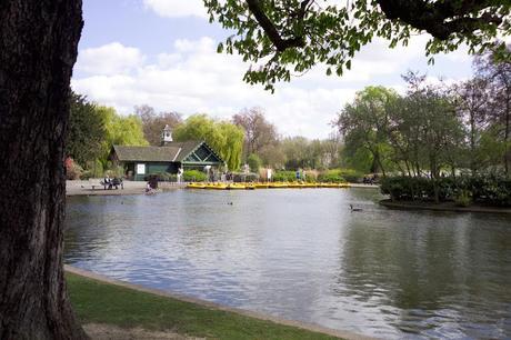 Summer in #London #SchoolHolidays - Boating in Regent's Park @theroyalparks