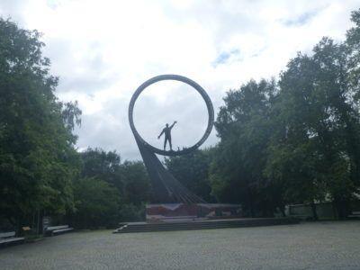 Backpacking in Kaliningrad: Top 25 Sights in Kaliningrad City Commemorative Token to Countrymen Cosmonauts