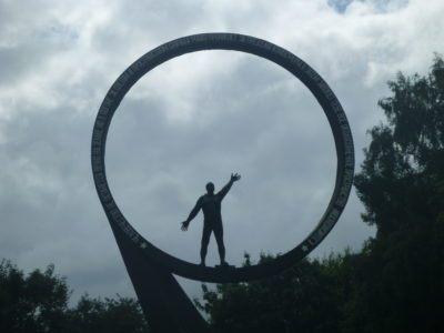 Backpacking in Kaliningrad: Top 25 Sights in Kaliningrad City Commemorative Token to Countrymen Cosmonauts