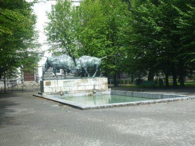 Backpacking in Kaliningrad: Top 25 Sights in Kaliningrad City Fighting Bisons Sculpture
