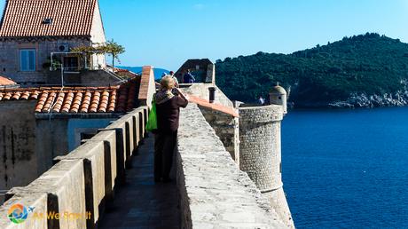 tourists walking the walls of Dubrovnik