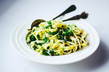 Sautéed Green Pasta + Video Tutorial! (Vegetarian) (Healthy, Delicious, Lazy Lunch)