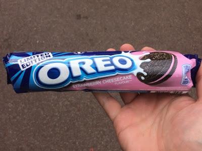 Today's Review: Strawberry Cheesecake Oreo