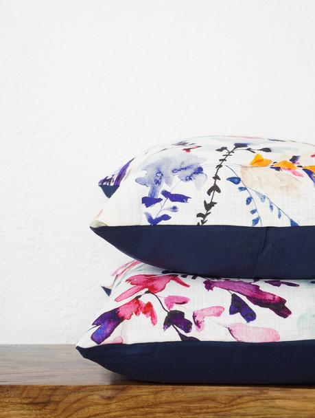 The Easiest DIY Pillows EVER: No-Sew Envelope Pillows Made from Napkins