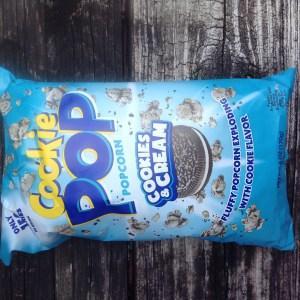 Cookie Pop Popcorn Cookies & Cream