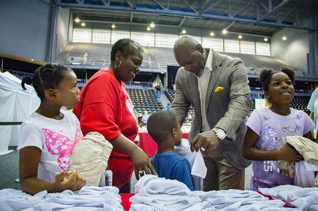Pat & Emmitt Smith Charities and Belk Host Back-To-School Shopping Experience for Underserved Dallas Students
