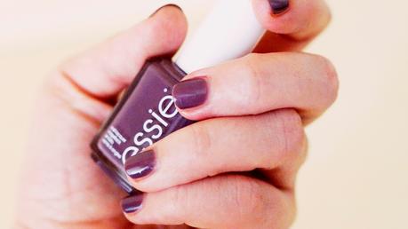 ESSIE MERINO COOL NAILPOLISH REVIEW AND SWATCHES