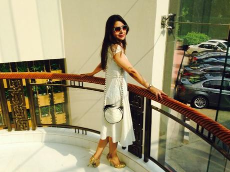 How to Look Classy in White How to Look Classy in White