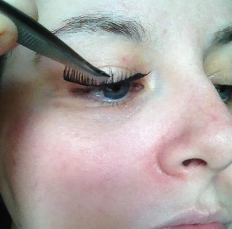 Idiots Guide: Applying Strip Lashes