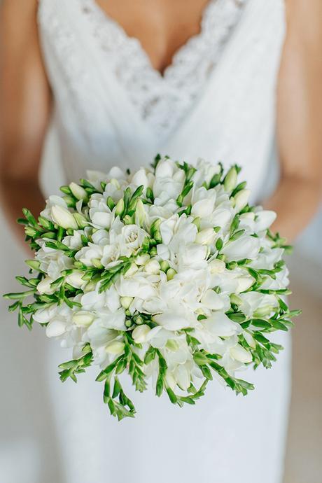white-bridal-bouquet (1)