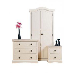 D upgrade your room? Horn of distressed furniture and Legacy Classic Furniture – Heritage Room in September