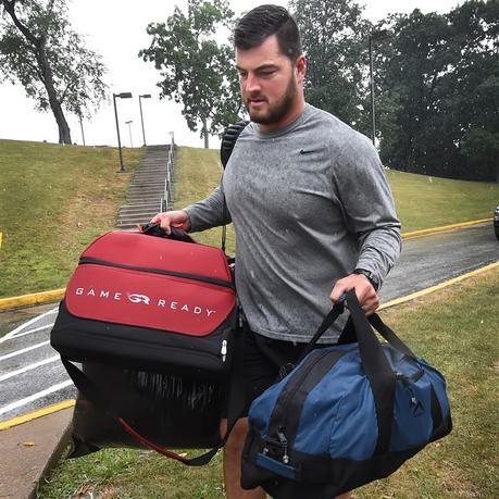 Decastro signed to new deal!