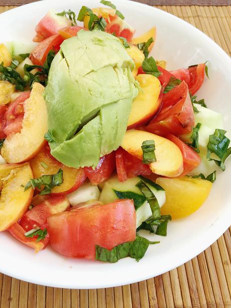 Late Summer Eats : Peach, Heirloom Tomato + Avocado Salad  | Dreamery Events