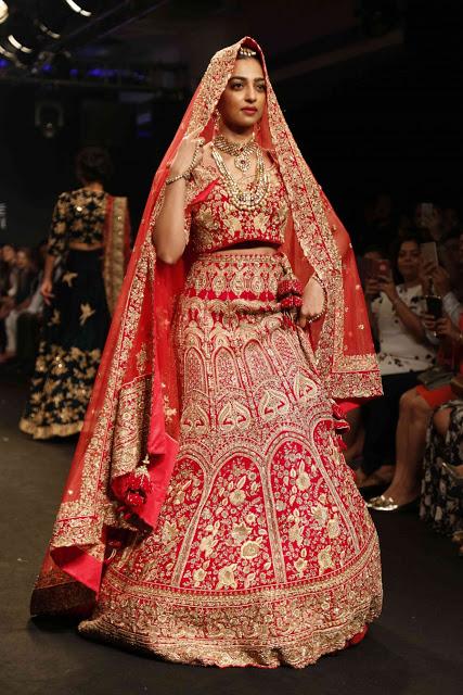 Glimpse  Of Lakme Fashion Week From Day 1