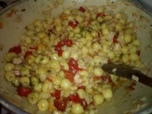 Gnocchi con polpa di granchio e gamberetti. Potato dumplings with crab meat and shrimp