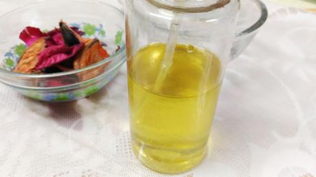 DIY: Makeup Cleansing Oil