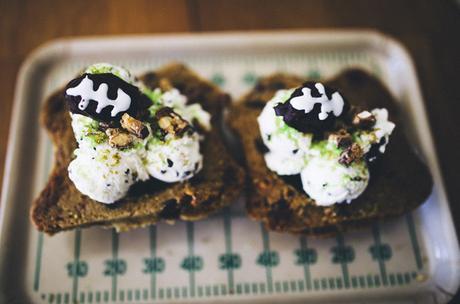 Game Time Dessert // Ice Cream Cookie Cups