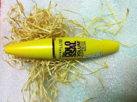 MAYBELLINE THE COLOSSAL VOLUM’ EXPRESS MASCARA REVIEW