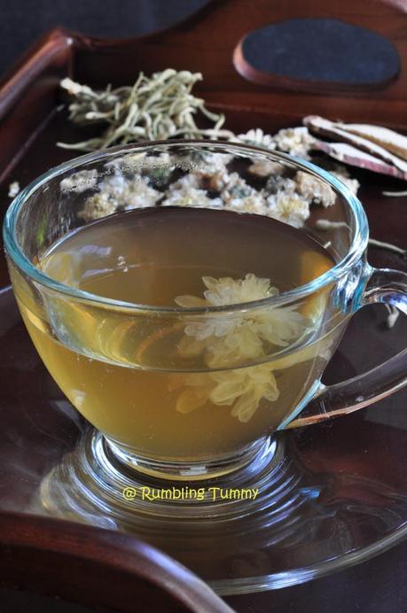 Honeysuckle and Chrysanthemum tea 金银菊花茶