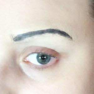 Pencil Thin Eyebrows