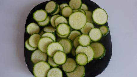 zucchini-and-ricotta-gallete-recipe-entree-starter-healthy-wholewheat-pastry-crust-free-form-tart-French-cuisine-easy-rustic-parmesan-lunch-box