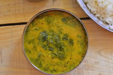 Drumstick Leaves -Dal Curry | Murungai Keerai Poricha Kuzhambu