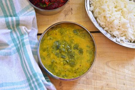 Drumstick Leaves -Dal Curry | Murungai Keerai Poricha Kuzhambu