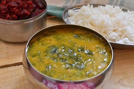 Drumstick Leaves -Dal Curry | Murungai Keerai Poricha Kuzhambu