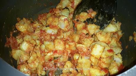Aloo Rasedar Recipe, How to make Aloo Rasedar Recipe | Easy Potato Curry