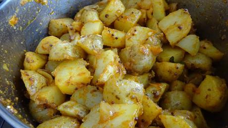 bombay-aloo-potatoes-vegetarian-vegan-healthy-low-fat-gluten-free-side-dish-easy-Indian-recipe