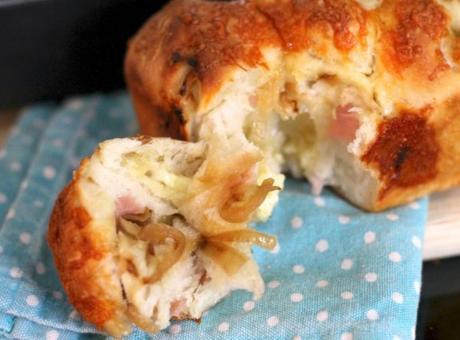 Cheese, Ham and Onion Pull-Apart Bread