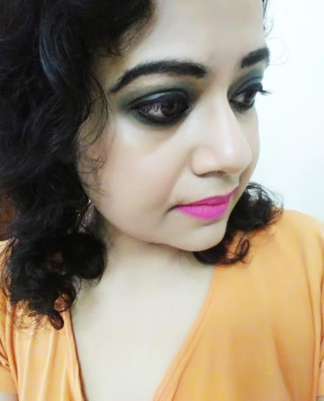 Navaratri Look: Blue Green Smokey Eyes with VLCC Enchanting Eyes