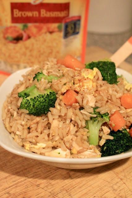 Chicken and Veggie Fried Rice is a delicious kid-friendly dinner! It is healthier than take-out and homemade always tastes best! #BensBeginners #UncleBensPromo #ad