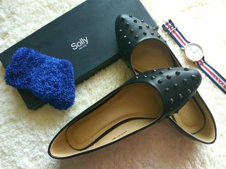 Rugged meets feminine - Allen Solly Black Ballerinas