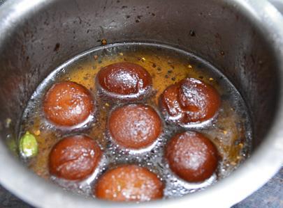 Gulab Jamun Recipe | How to make gulab jamun with khoya