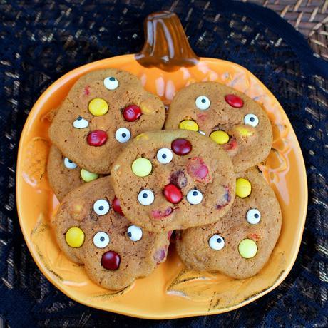 Eerie Eyeball Cookies #Choctoberfest Eerie Eyeball Cookies